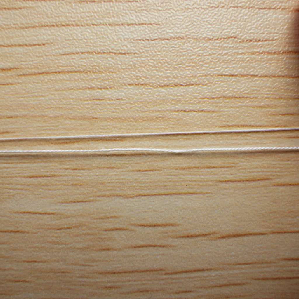 細口の手縫糸とキットの糸を比べる