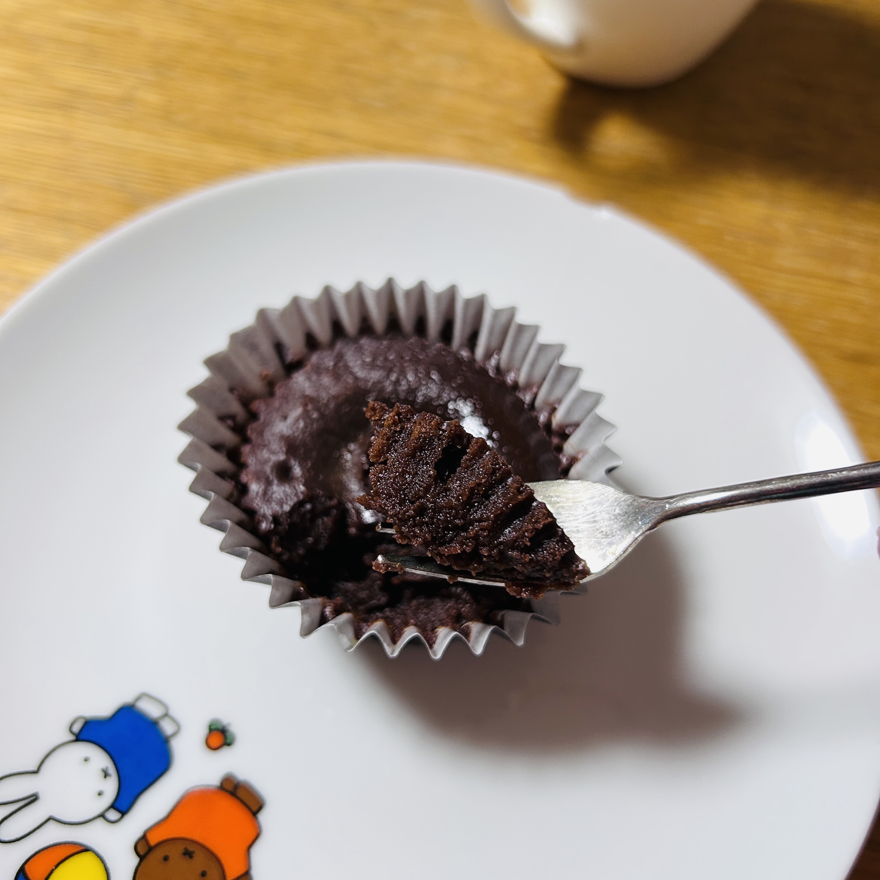 ナッシュのフォンダンショコラ　フォークで食べる