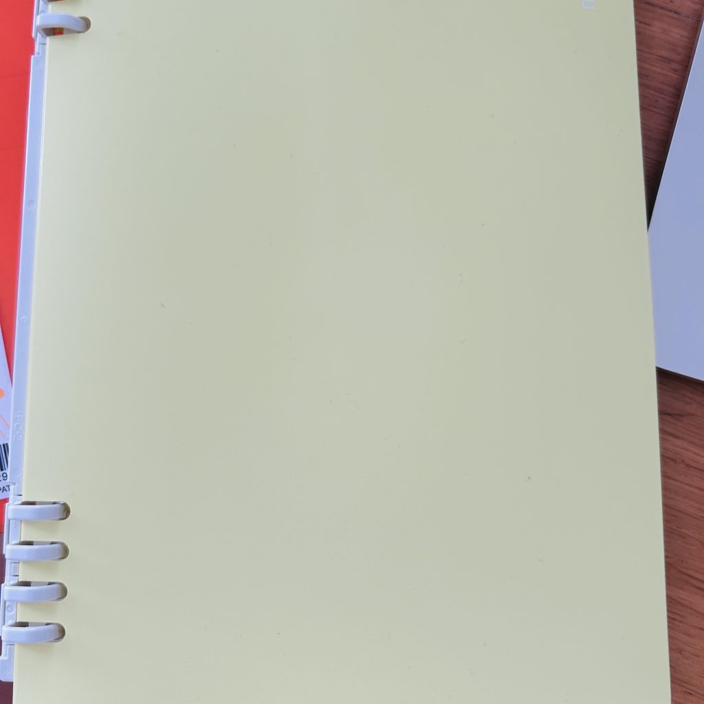 くすみカラーイエローのテフレーヌ