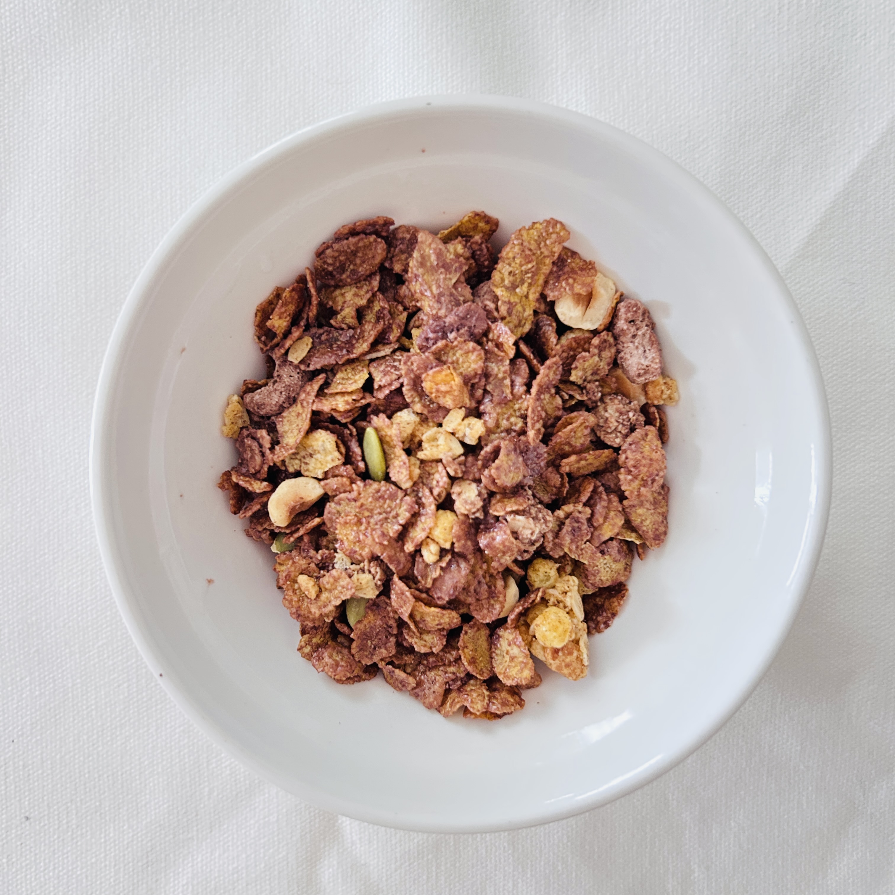 ケロッグ素材まるごとグラノラ ヘーゼルナッツチョコレート 40g測った